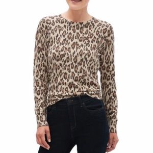 Banana Republic crew neck sweater. Size x small. Gently used. Thin sweater.